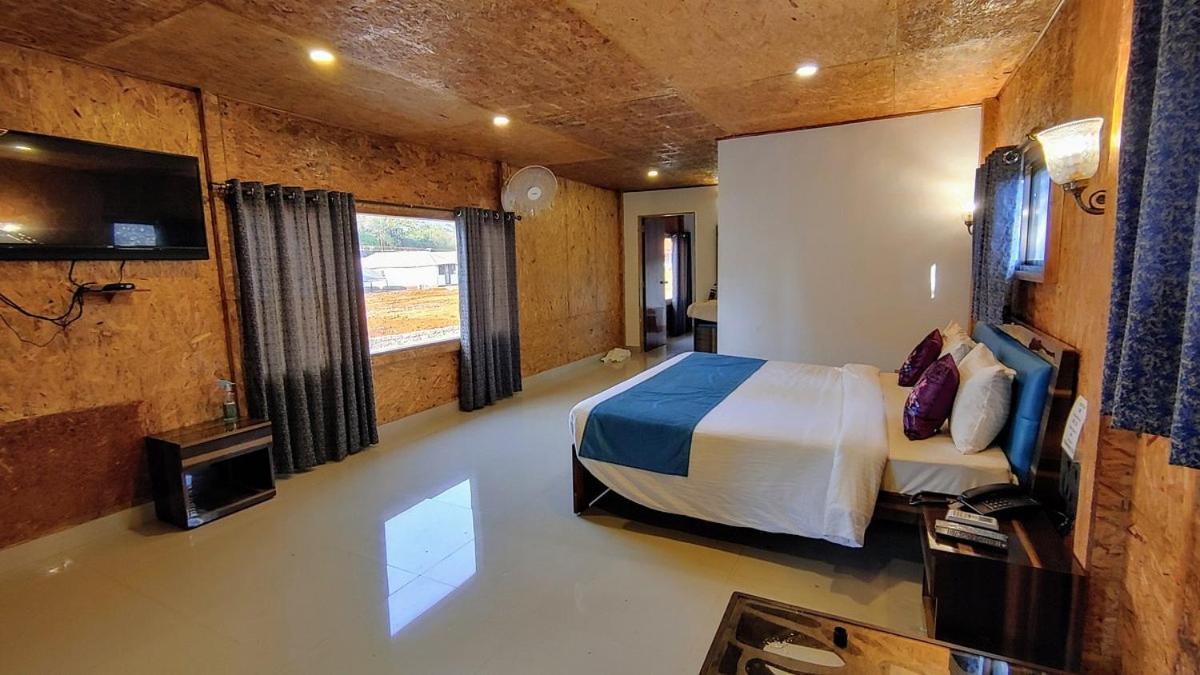 Whispering Woods Resort Lonavala Bagian luar foto