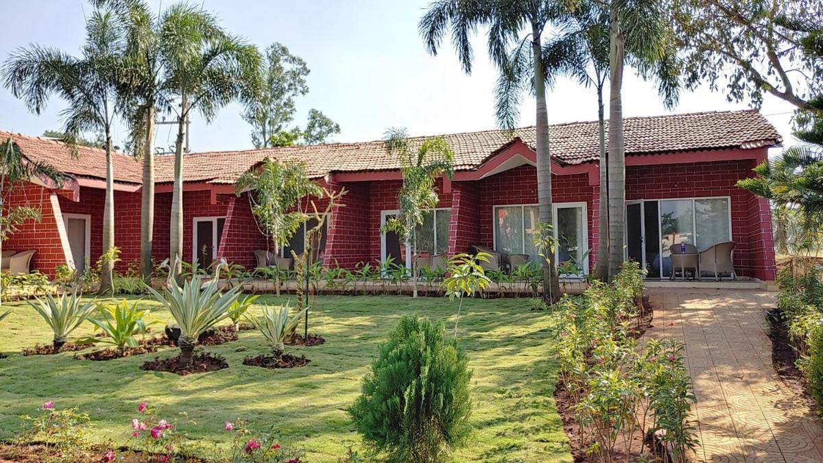 Whispering Woods Resort Lonavala Bagian luar foto